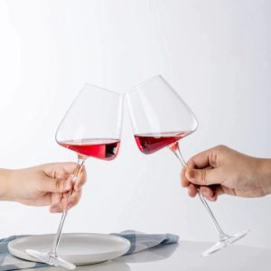 עיצוב שולחן כוסות יין