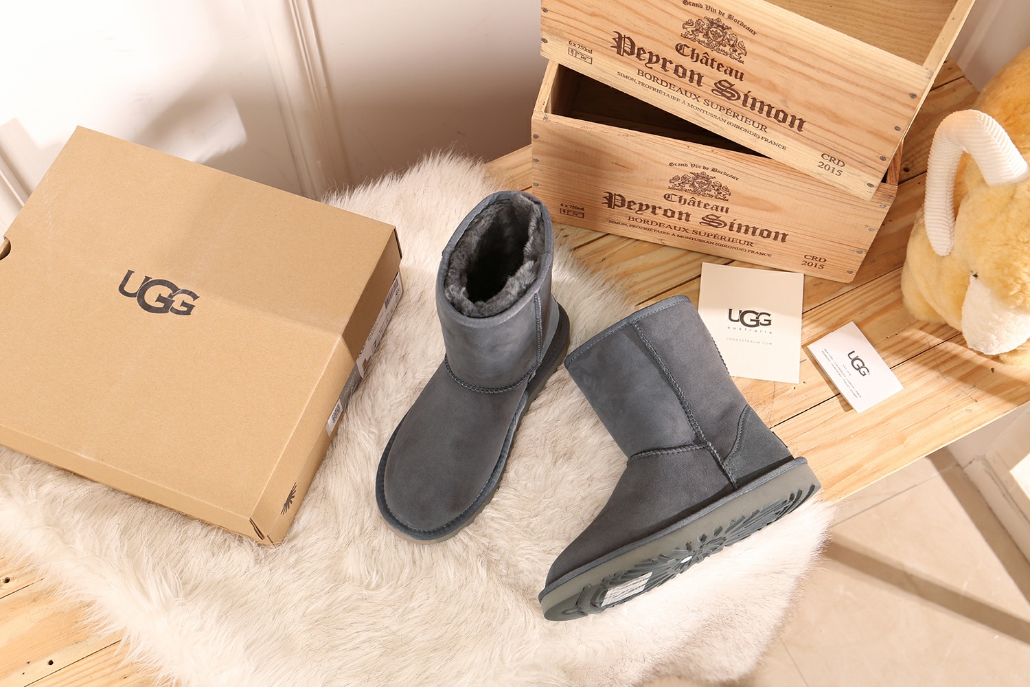 מגפי UGG הדגם הקלאסי – תמונה 9