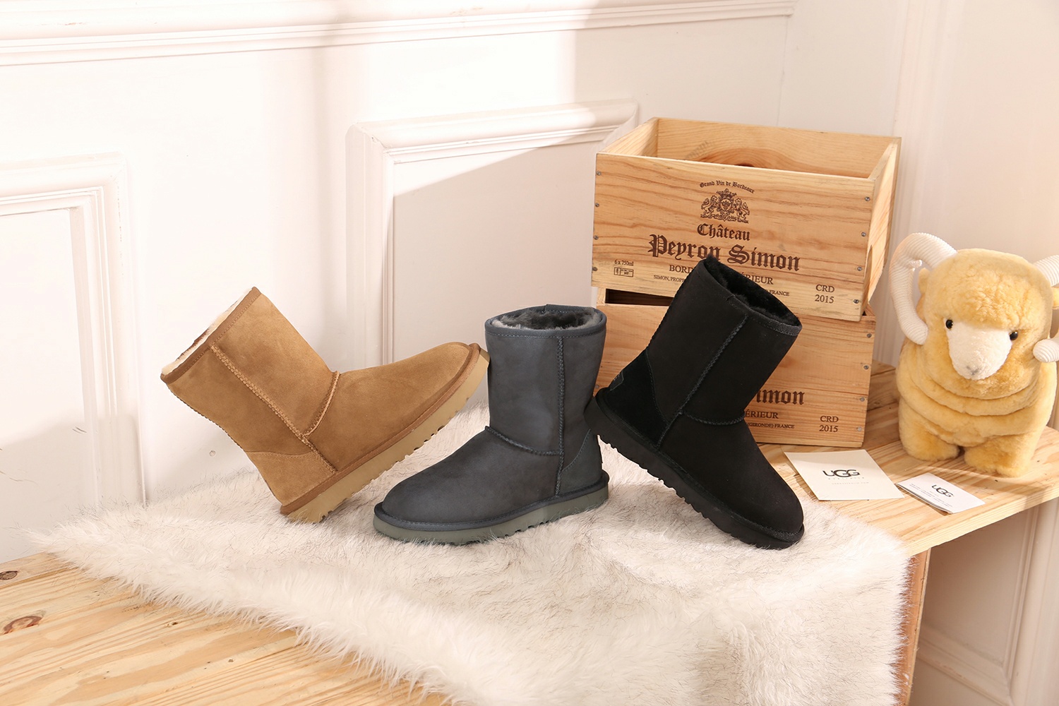 מגפי UGG הדגם הקלאסי – תמונה 3