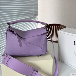 תיק צד Loewe