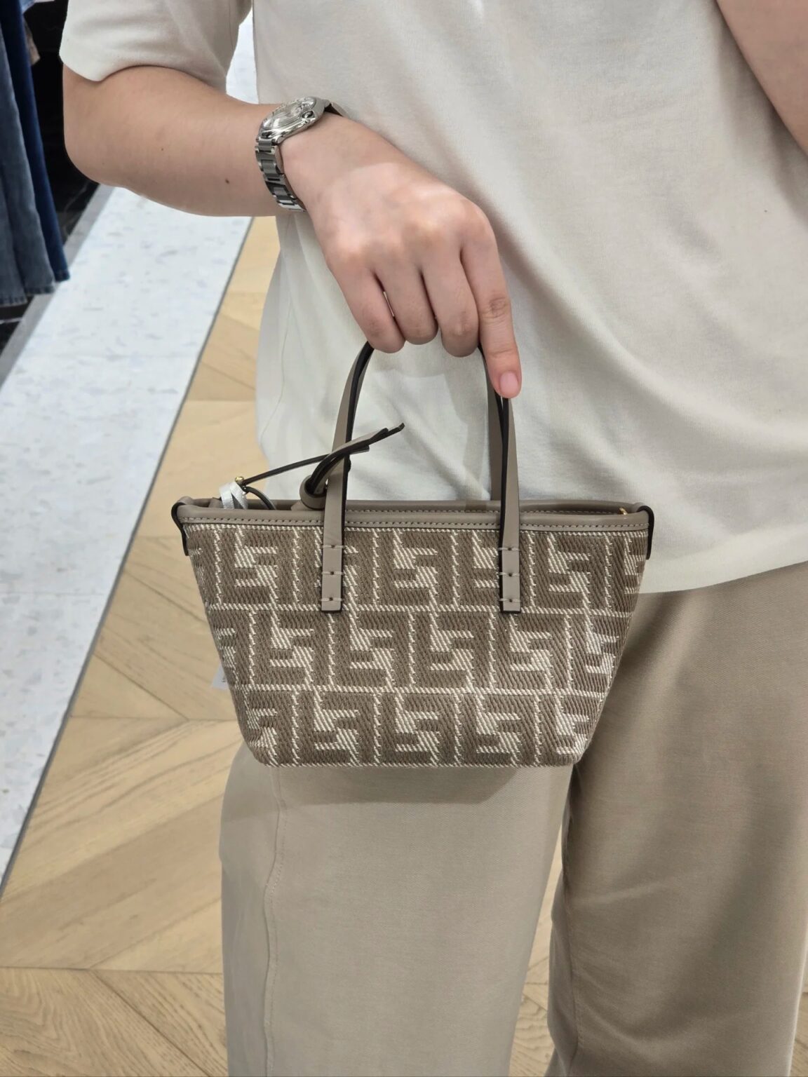 תיק יד פנדי