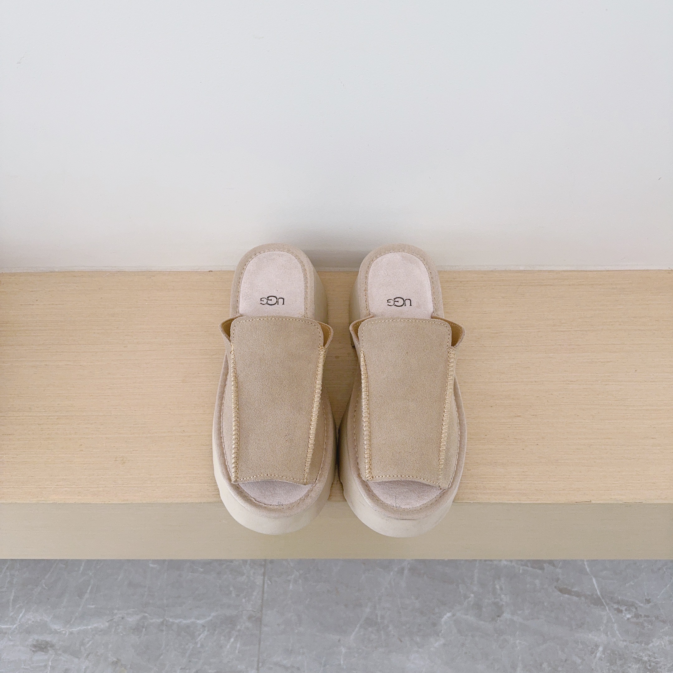 כפכפי UGG עקב – תמונה 10