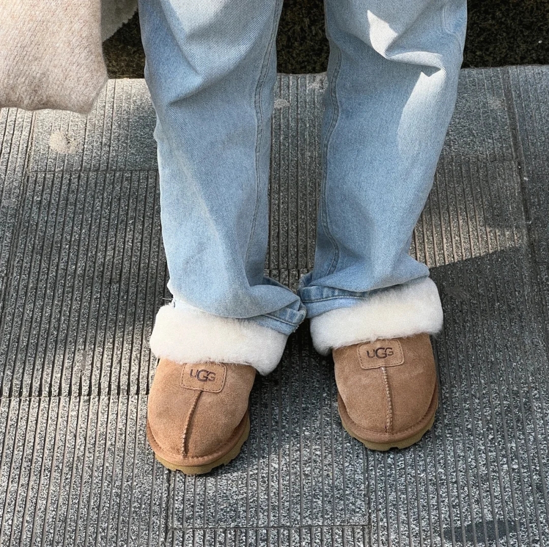 נעלי בית UGG