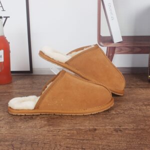נעלי בית UGG