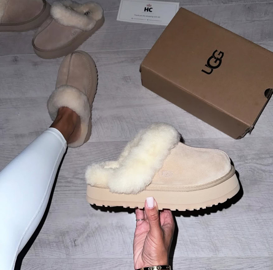 כפכפים UGG