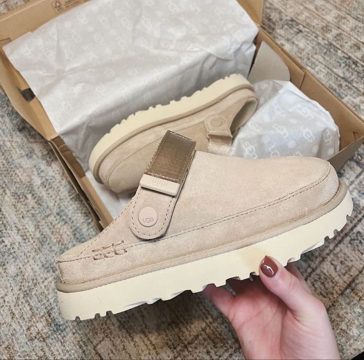 כפכפים UGG – תמונה 9