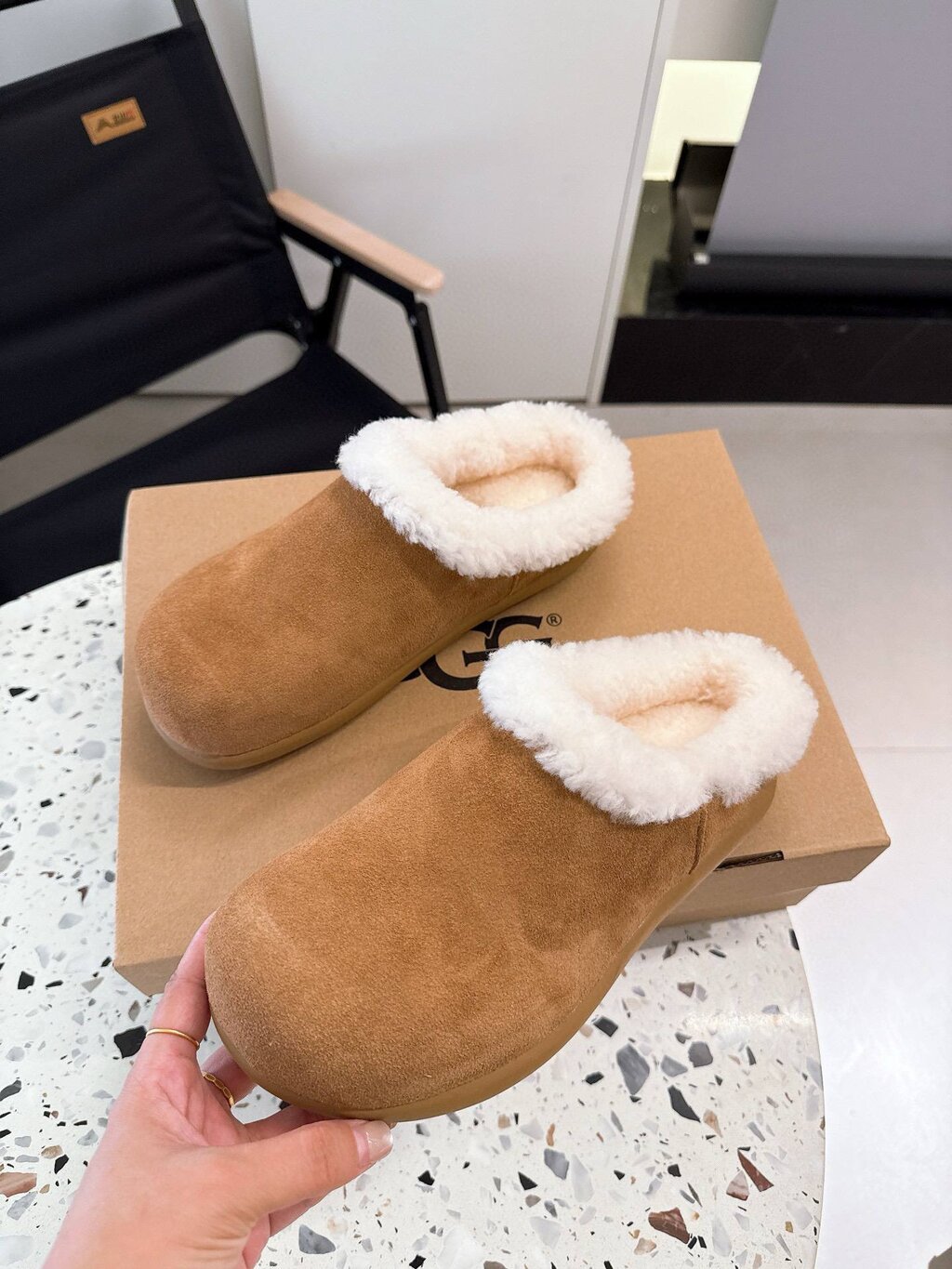 כפכפים פרווה UGG – תמונה 12