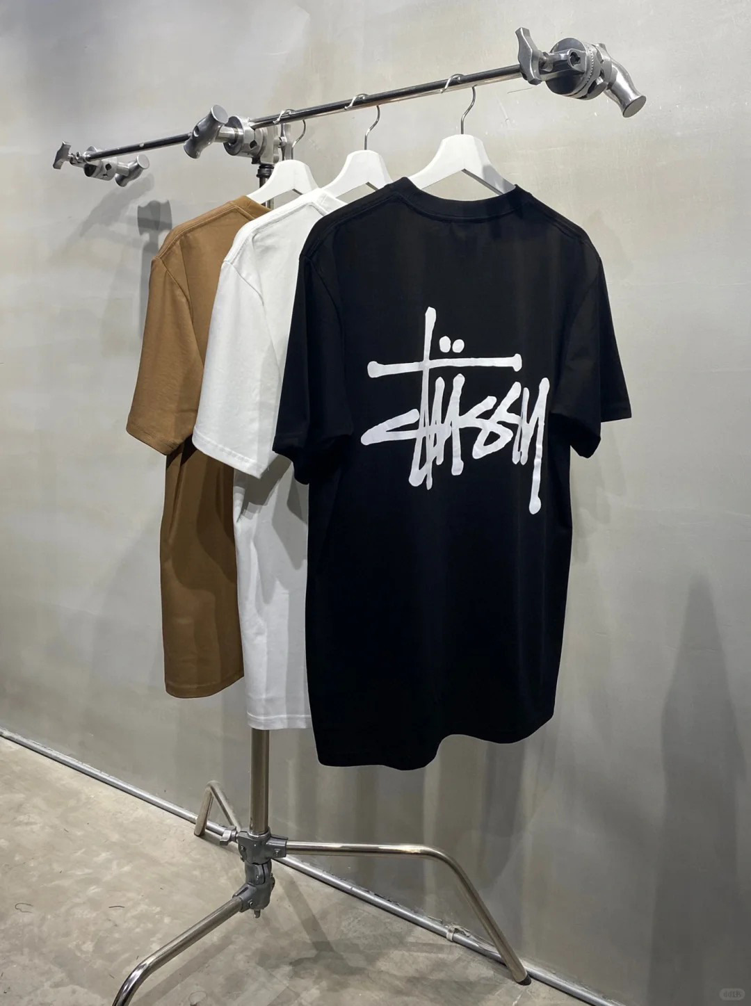 טישירט stussy – תמונה 11
