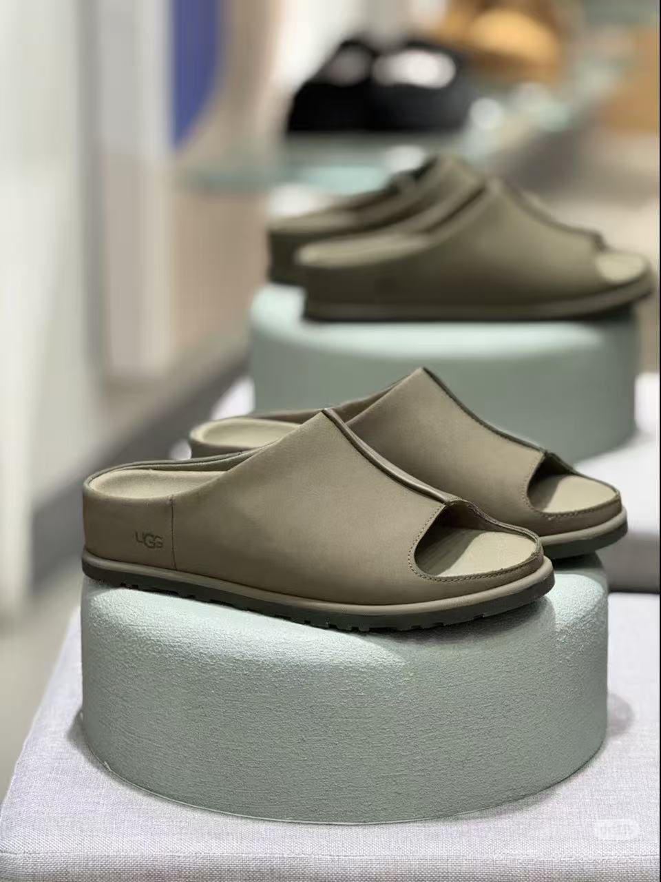 כפכפים UGG פרימיום – תמונה 13