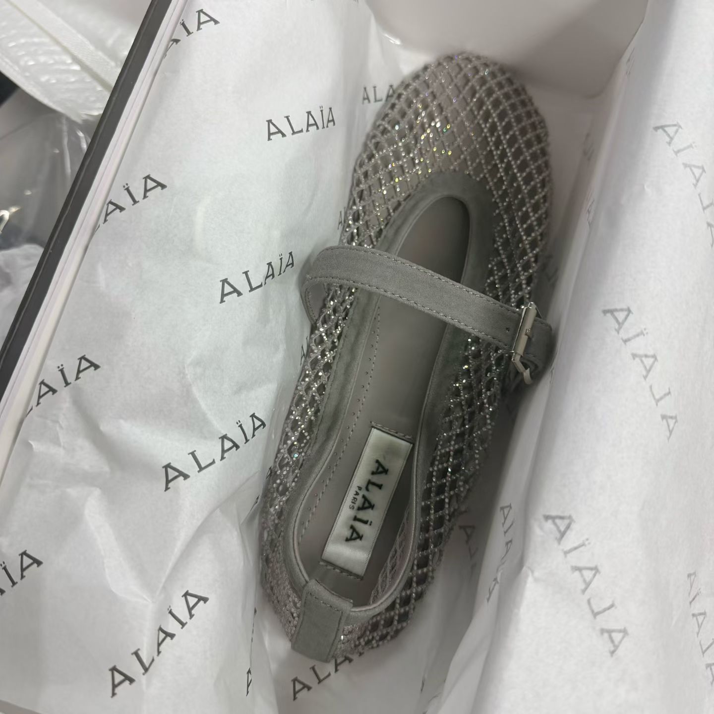 נעלי בובה ALAIA – תמונה 18
